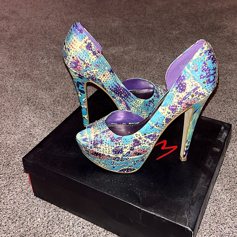 Wild Pair studded teal platform dress shoes